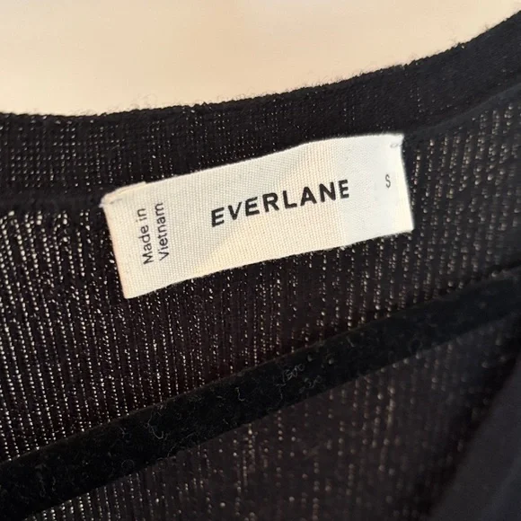 Everlane V Neck Cardigan in Ultrasoft Merino Black - Picture 2 of 4